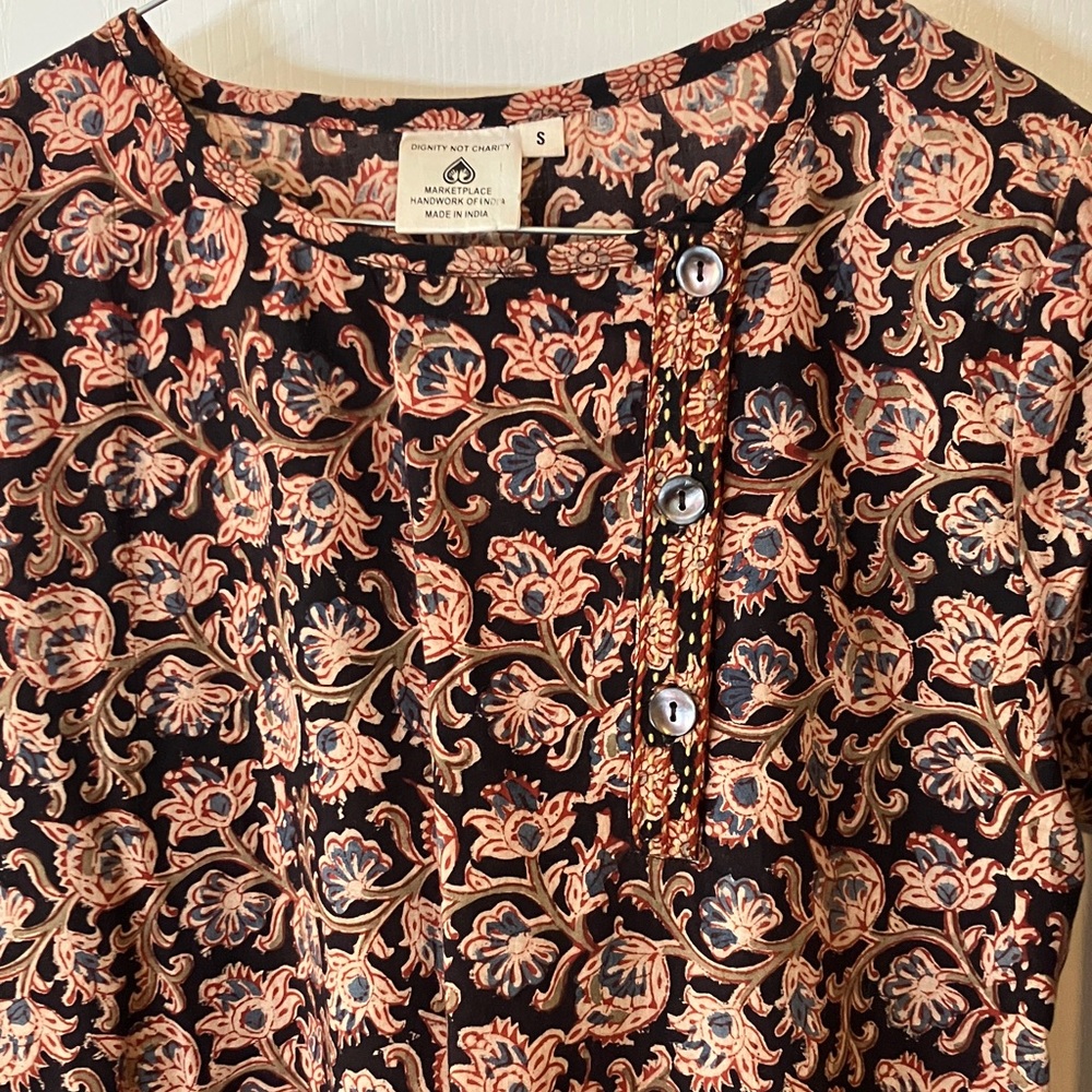 Small lightweight woven tunic - Picture 2 of 5
